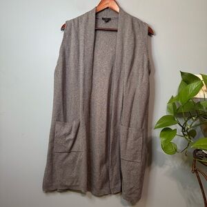 Ann Taylor Factory Sleeveless Long Open Front Cardigan Knit Gray. EUC. Medium
